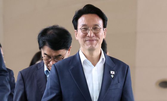 밝은 표정의 김민석 총리
