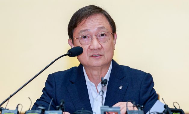 발언하는 이찬진 금감원장