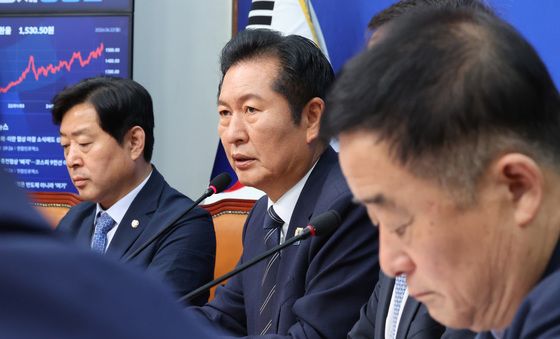 최고위원회의 모두발언하는 정청래