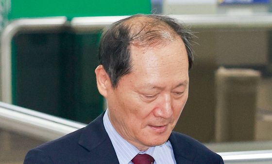 1심 선고 공판 출석하는 이완규 전 법제처장