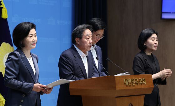 한성숙 관련 기자회견하는 강승규 의원