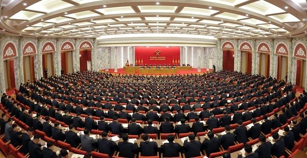 김정은, 노동당 중앙위 제9기 2차 전원회의 확대회의 주재