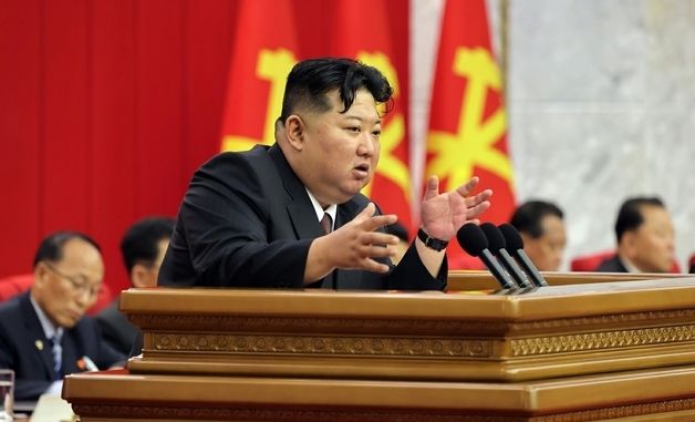 김정은 "국가방위력 더욱 가속적으로 강화"