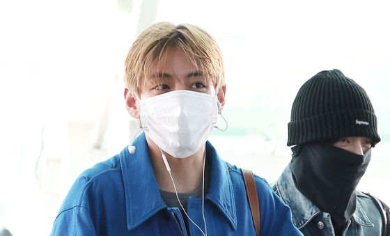 뷔, 오버핏 셔츠재킷으로 근사한 남친룩 완성
