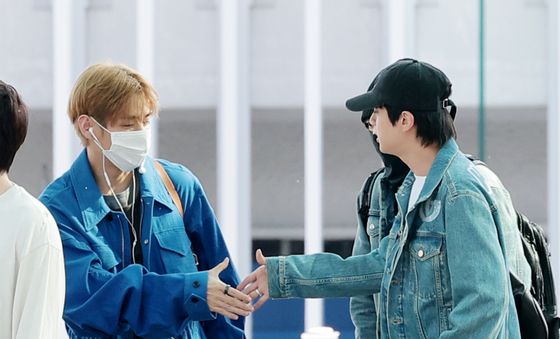 BTS 뷔·진, 반갑구만 반가워