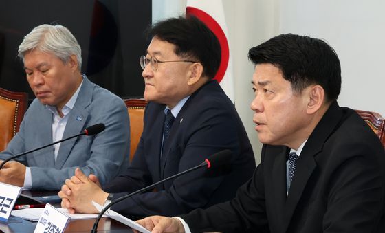 모두발언하는 김준형 원내대표