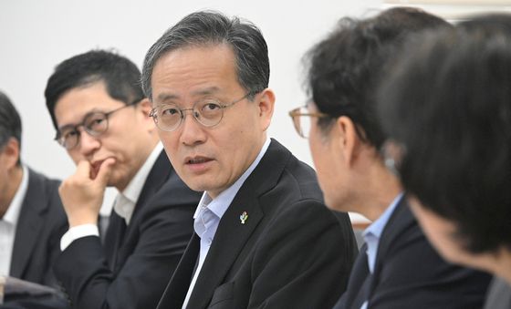 이형일 차관, 제3차 일자리 전담반 회의 주재