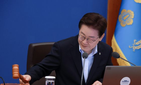 국무회의 주재하는 이재명 대통령