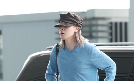 BTS 지민, 출국하는 테리우스