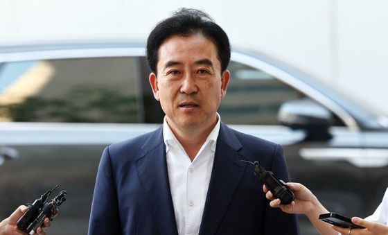 특검 출석하는 '통일교 수사 무마 의혹' 윤희근 전 경찰청장