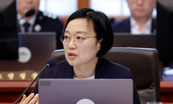 국무회의 발언하는 한성숙 장관