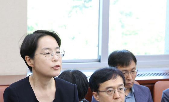 국조특위 답변하는 민소영 전 송파선관위원장