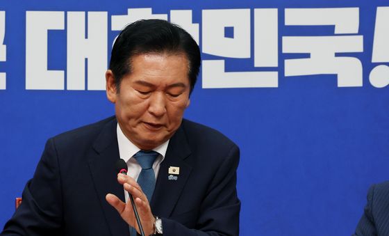 정청래, 당 대표직 사퇴 발표