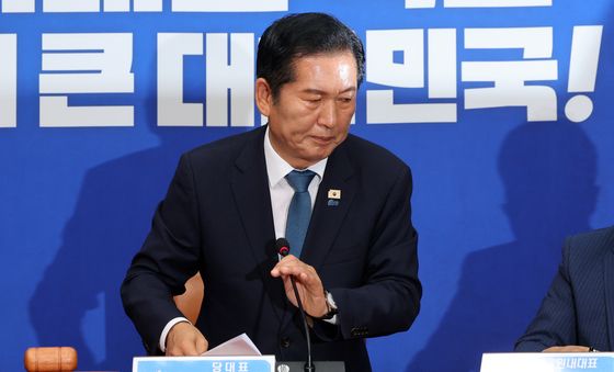 최고위서 사퇴 발표한 정청래 대표