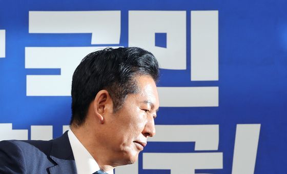 당 대표직 사퇴 발표한 정청래…사실상 연임 도전 공식화