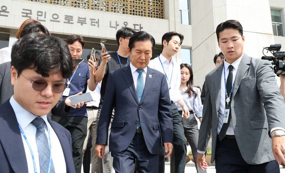 국회 나서는 정청래 '당대표직 사퇴'