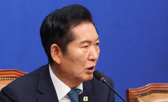 정청래, 당 대표직 사퇴 "대통령과 의리 지킬 것"