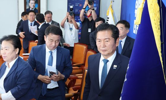 정청래, 민주당 대표직 사퇴