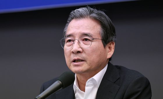모두발언하는 김용범 청와대 정책실장