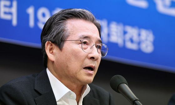 모두발언하는 김용범 정책실장