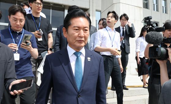 대표직 사퇴 발표한 정청래