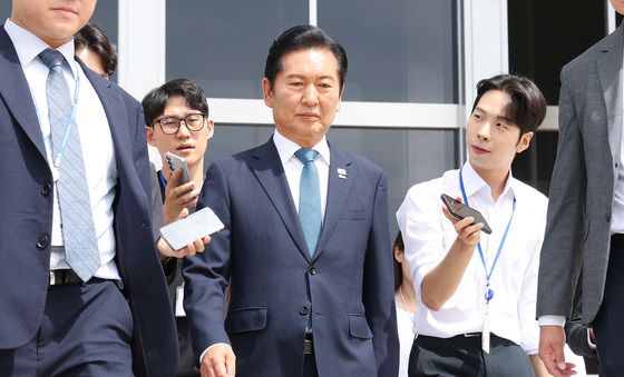 국회 나서는 정청래