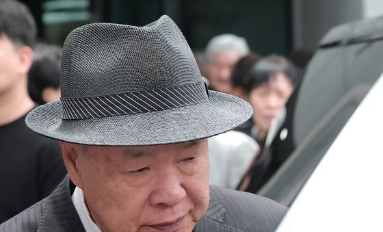 아내 옥희 발인식 마친 홍수환