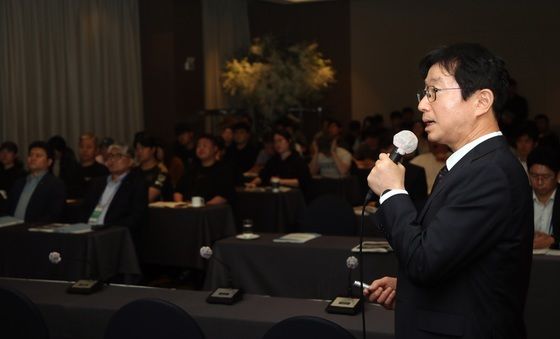 기조강연하는 김대현 국립원예특작과학원장