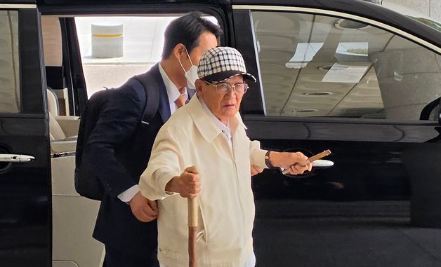 이만희 총회장, 영장심사 앞두고 합수본 도착