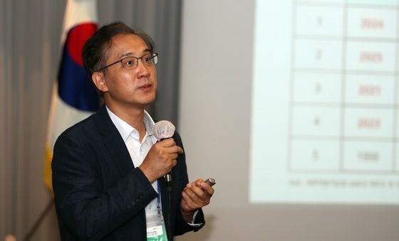 제주플러스포럼 발표하는 김화년 교수