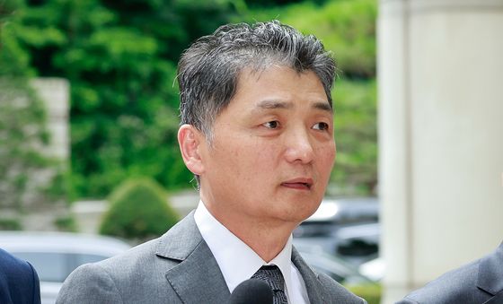 항소심 첫 공판 출석하는 김범수 센터장