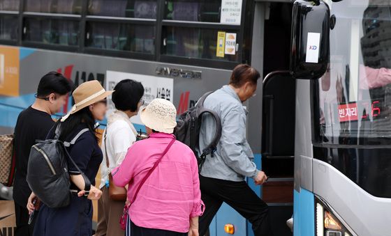 서울시 70세 이상 버스비 지원조례 통과