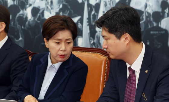 대화 나누는 우재준·양향자