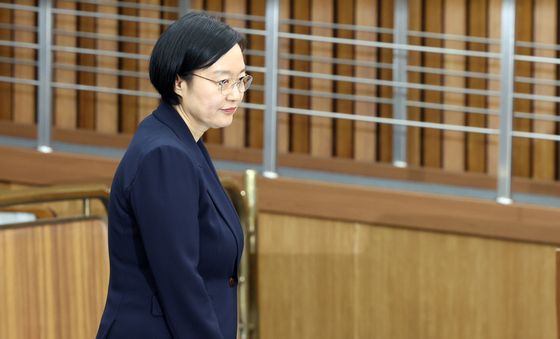 인사청문회 출석하는 한성숙 총리 후보자