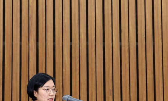 청문회 출석해 인사말하는 한성숙 후보자