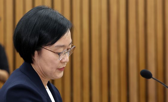 생각에 잠긴 한성숙 총리 후보자