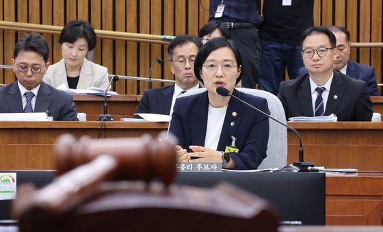 청문회 답변하는 한성숙