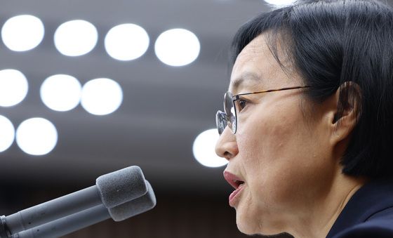 답변하는 한성숙 후보자