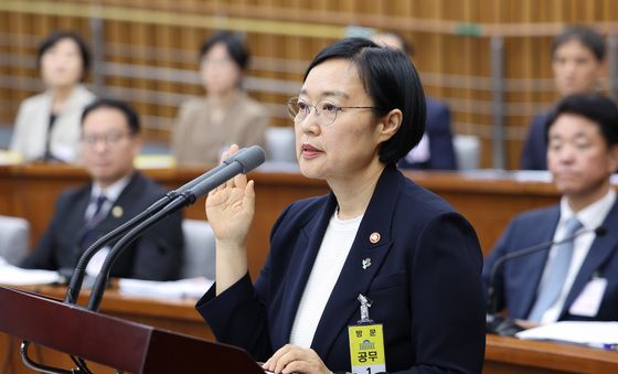 선서하는 한성숙 국무총리 후보자