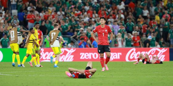 대한민국, 남아공에 0-1 충격패…'조3위'
