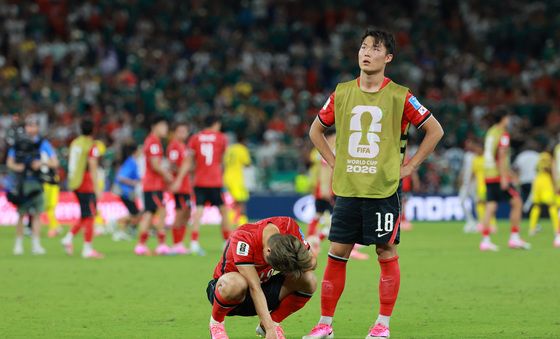 대한민국, 남아공에 0-1 충격패…'조3위'