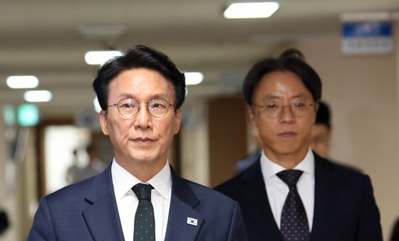 발표문 든 김민석 총리