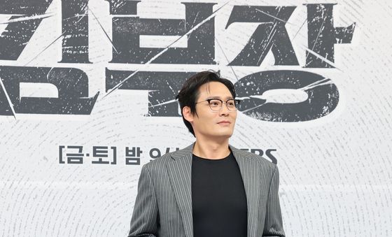 최대훈, 첫 액션 연기 도전