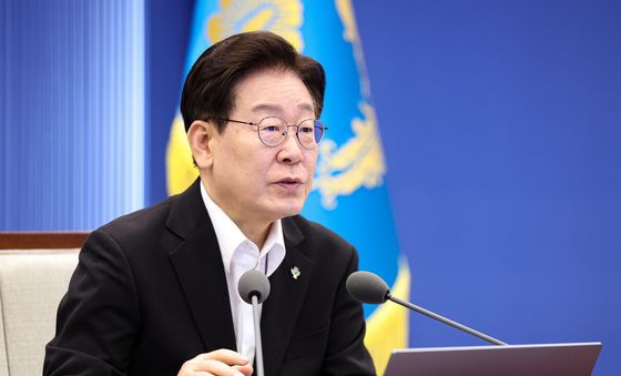 수석보좌관회의 발언하는 이재명 대통령