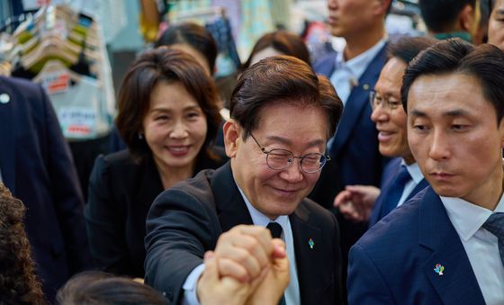 이재명 대통령, 팔달문시장 방문