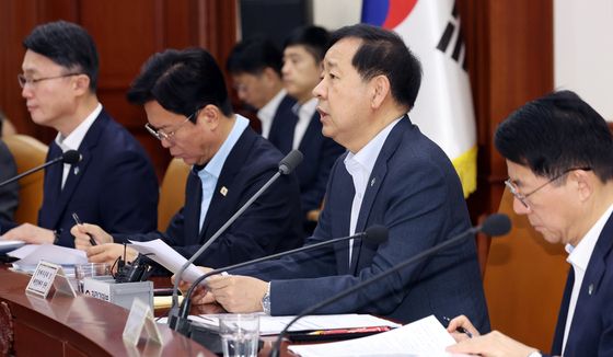 비상경제본부 회의 주재하는 구윤철 부총리
