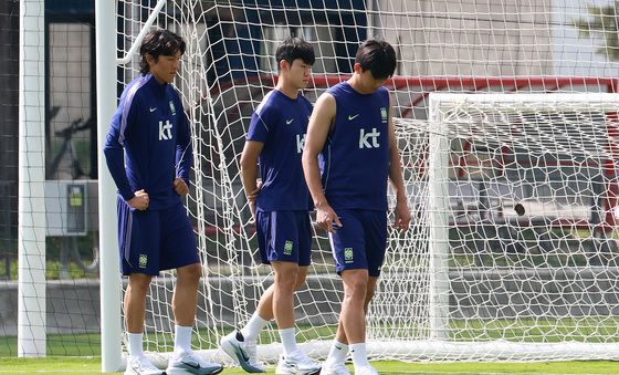 고개 숙인 대한민국 축구대표팀