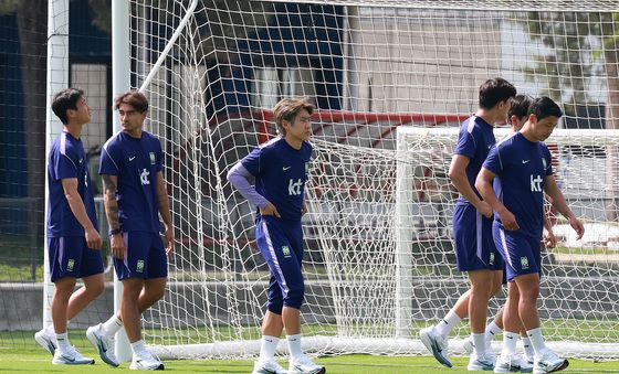 회복훈련 나선 대한민국 축구대표팀