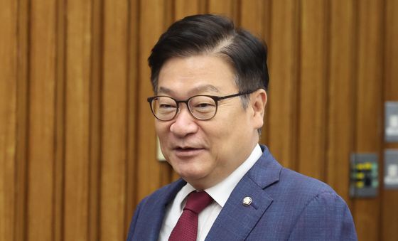 회의 참석하는 정점식 원내대표