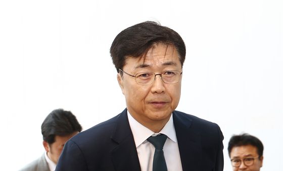 4차 조사 출석하는 홍장원 전 국정원 1차장